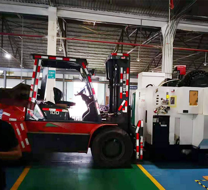 某模具制造商車(chē)間設(shè)備移位