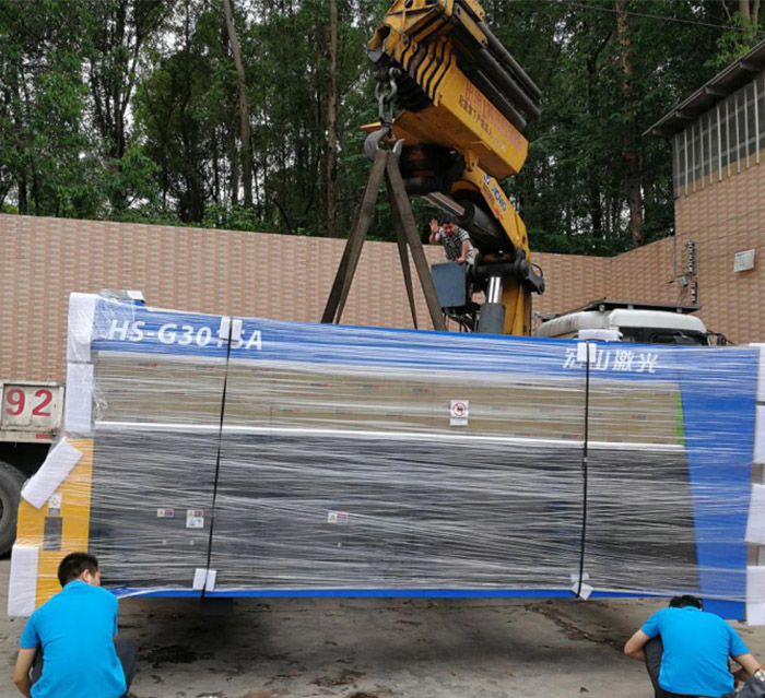 國產(chǎn)宏山激光機卸車施工