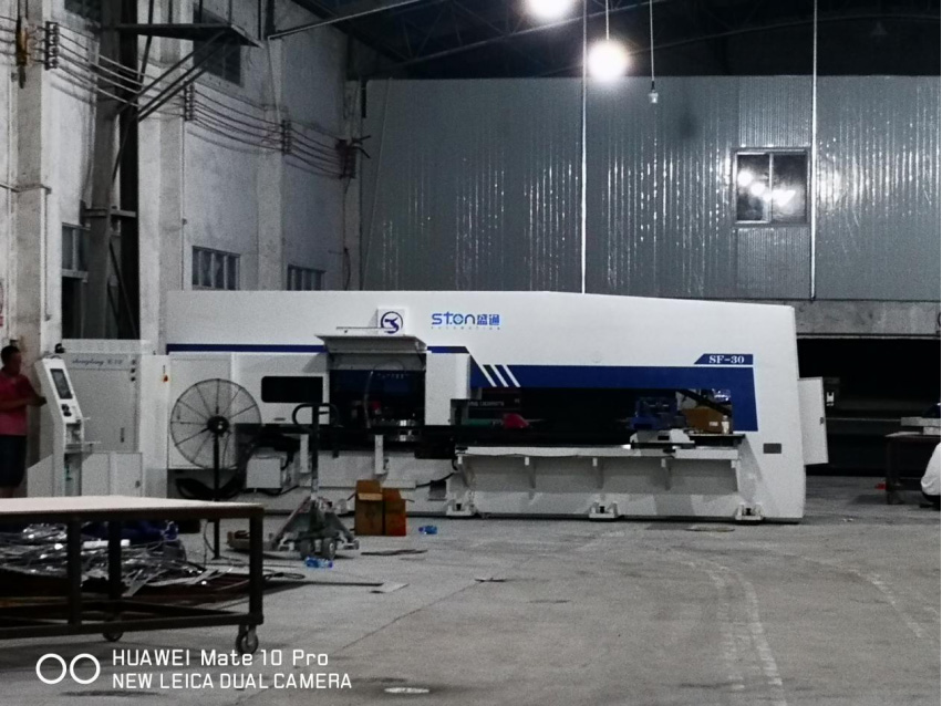 國(guó)產(chǎn)盛通數(shù)控轉(zhuǎn)塔沖床搬遷移位