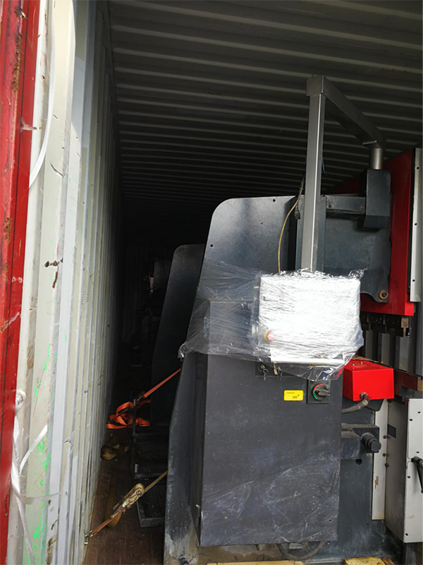 大型折彎機出口裝貨柜