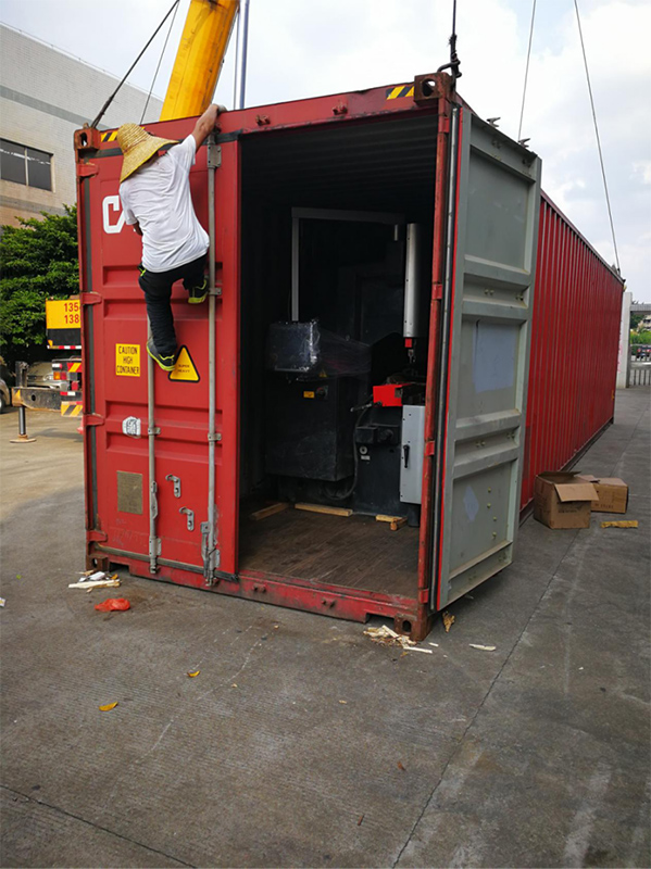 大型折彎機出口裝貨柜