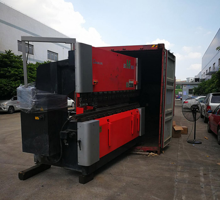 大型折彎機出口裝貨柜